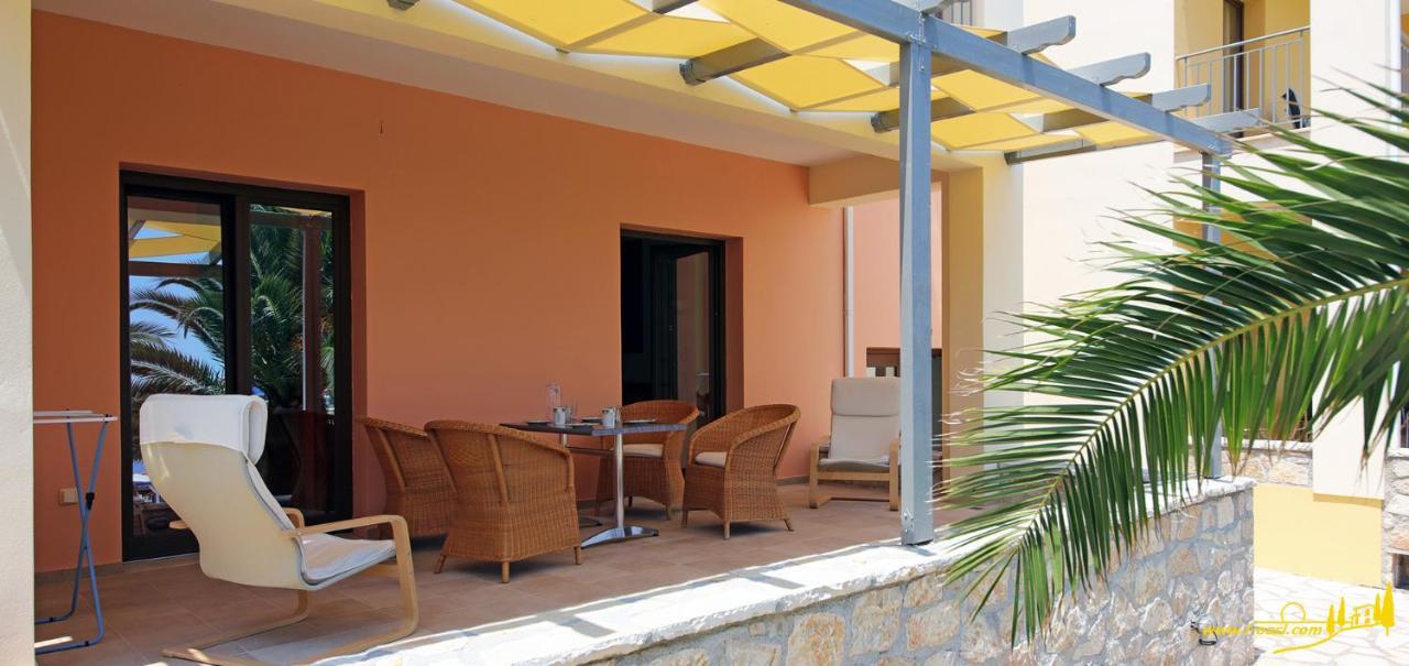 Aparthotel Oasis By The Sea Chiliadou  Exteriér fotografie