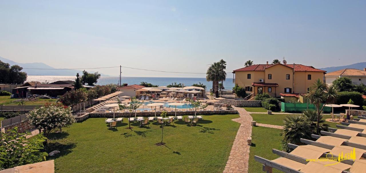 Aparthotel Oasis By The Sea Chiliadou  Exteriér fotografie