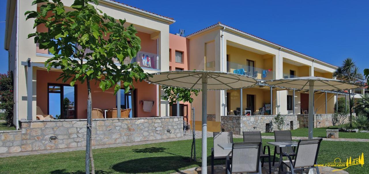 Aparthotel Oasis By The Sea Chiliadou  Exteriér fotografie