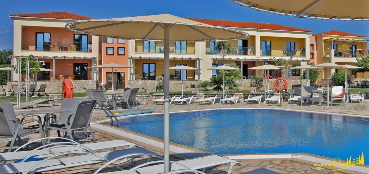 Aparthotel Oasis By The Sea Chiliadou  Exteriér fotografie