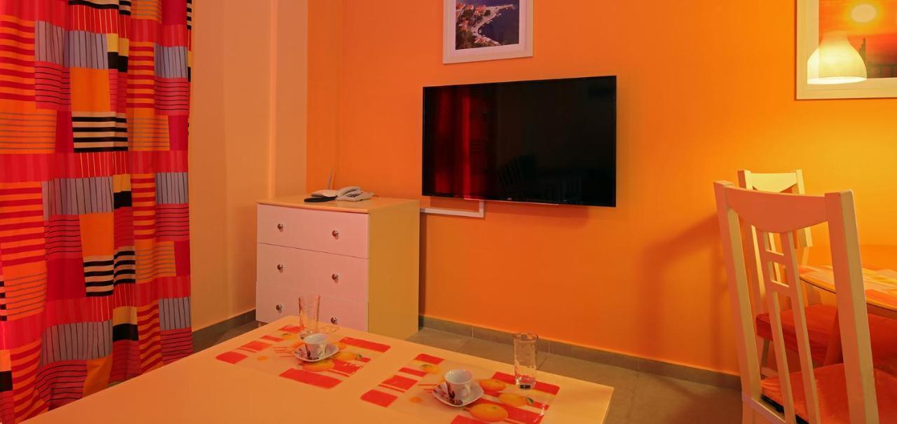 Aparthotel Oasis By The Sea Chiliadou  Exteriér fotografie