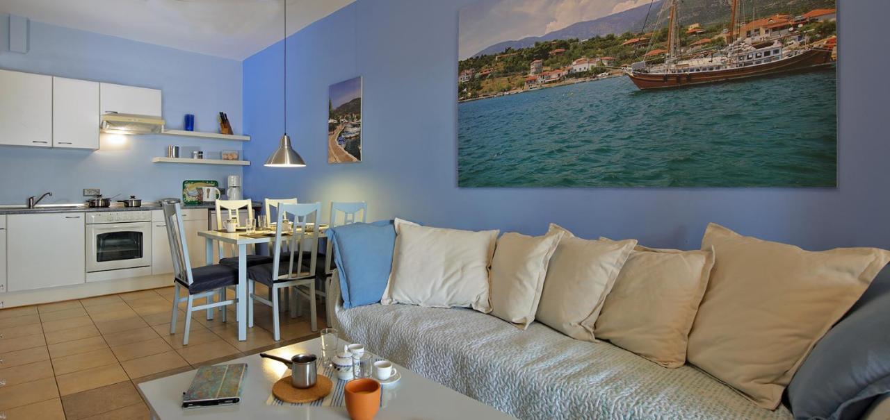Aparthotel Oasis By The Sea Chiliadou  Exteriér fotografie