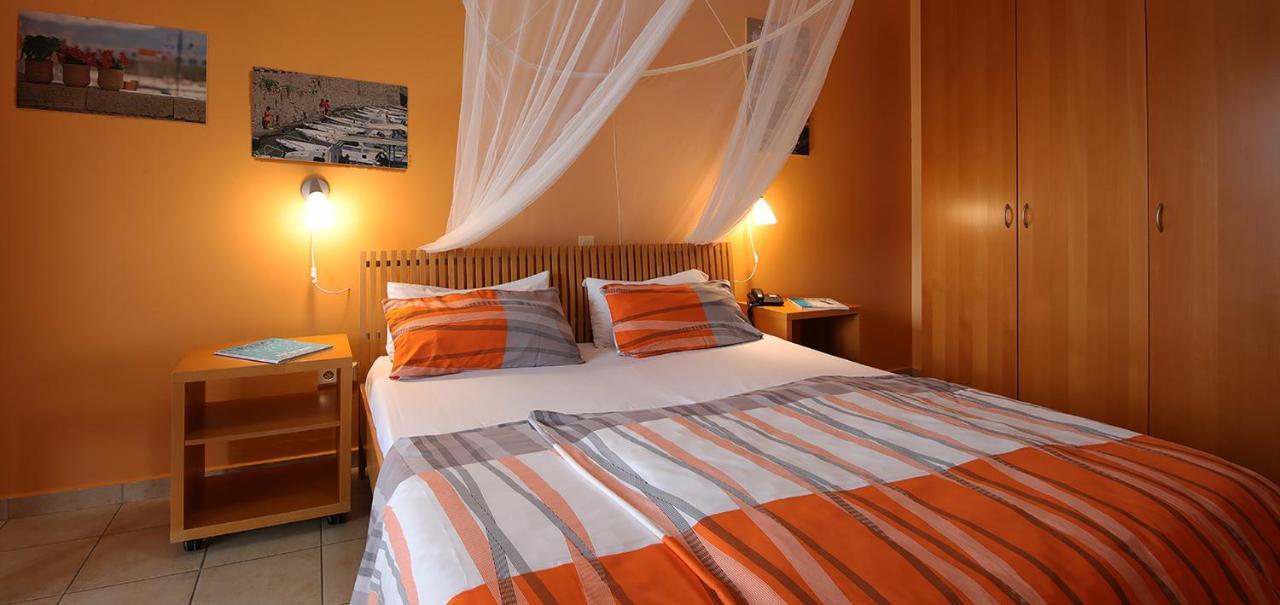 Aparthotel Oasis By The Sea Chiliadou  Exteriér fotografie