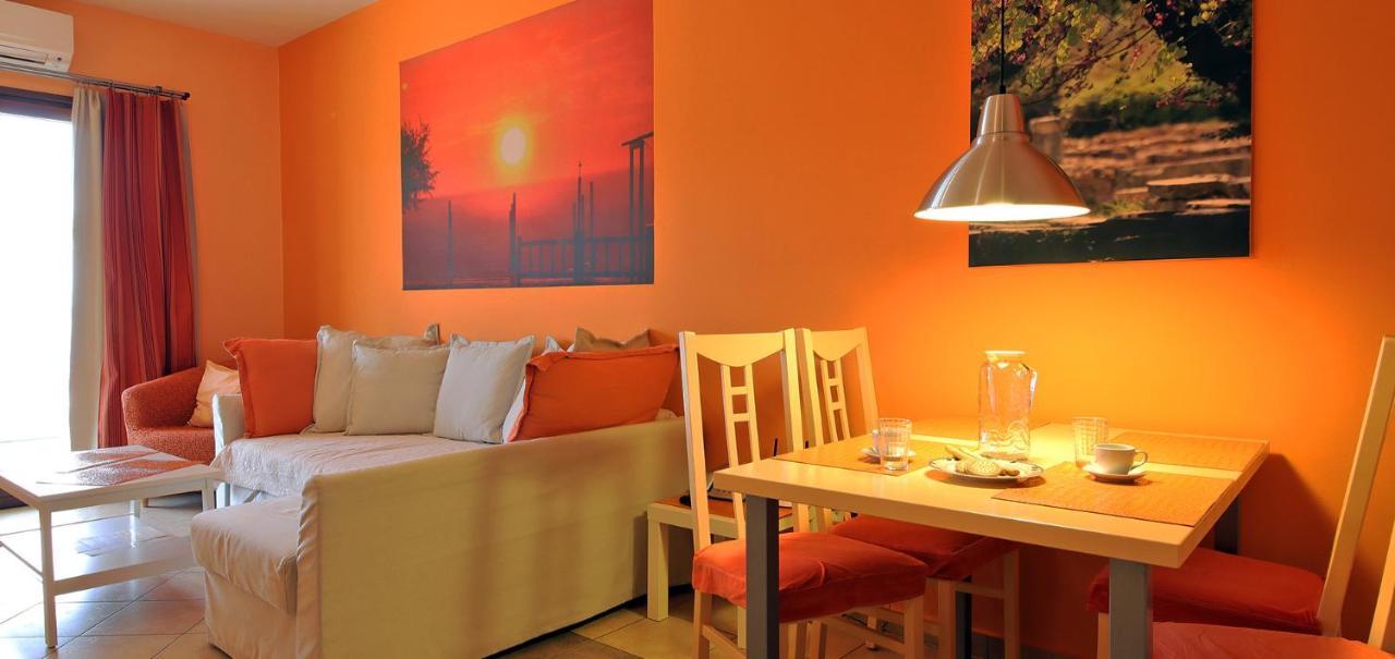 Aparthotel Oasis By The Sea Chiliadou  Exteriér fotografie